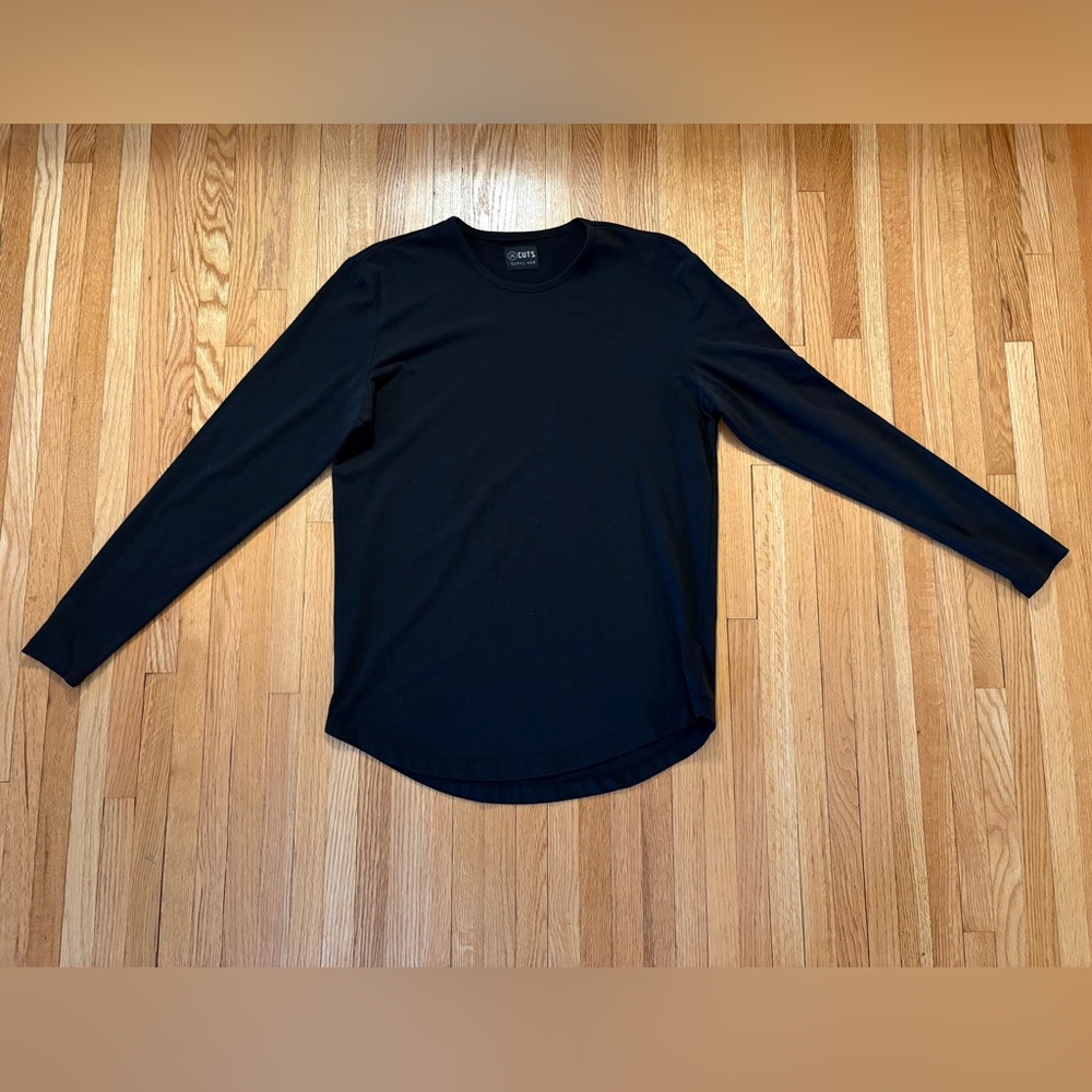 CUTS curve hem long sleeve shirt